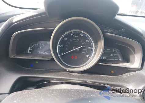 2019 Toyota Yaris Le z USA, uszkodzony, nr VIN 3MYDLBYV3KY507666